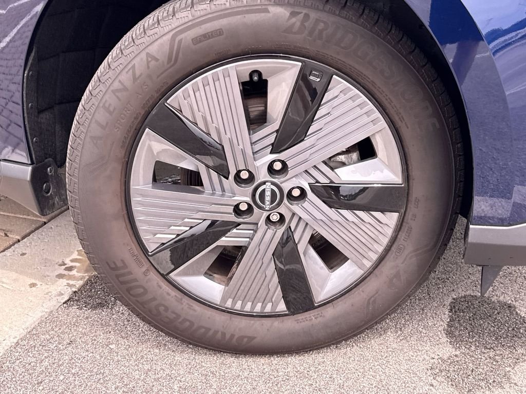 Used 2025 Blue Nissan SL image 19