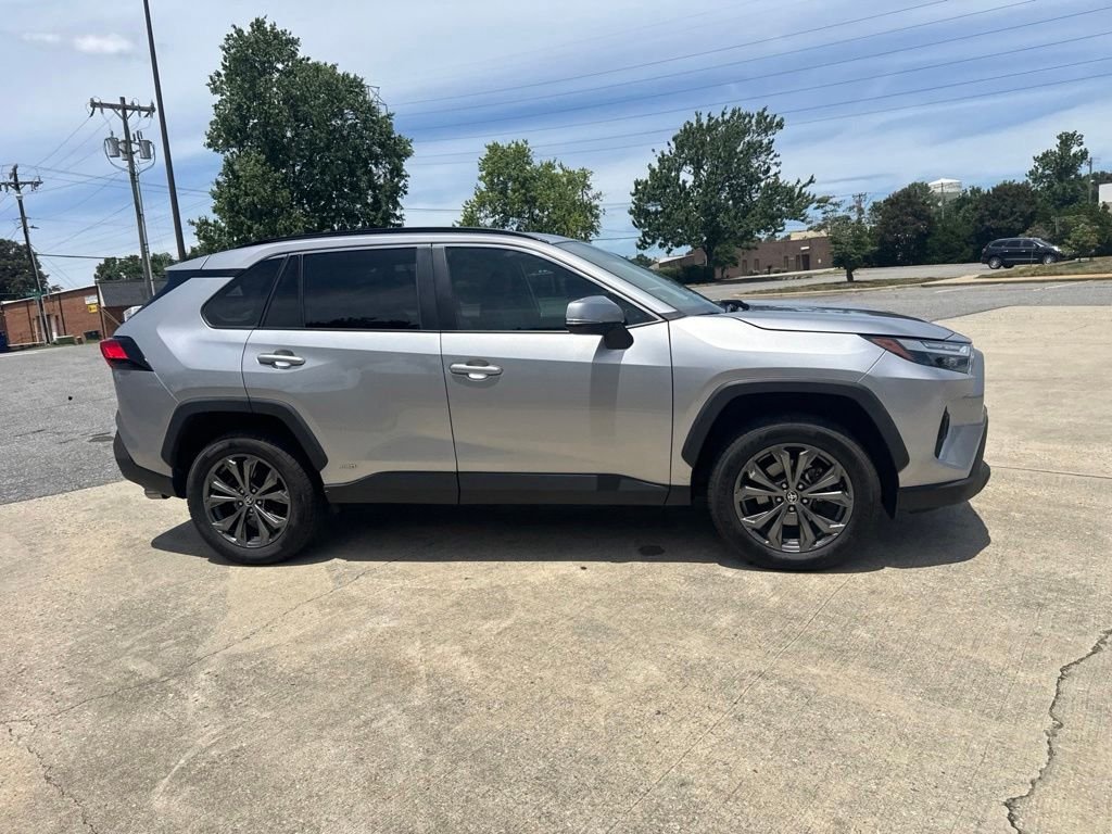 Used 2023 Silver Toyota XLE Premium image 5
