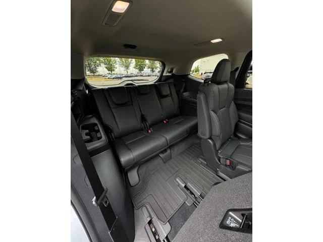 New 2026 ICE SILVER METALLIC Subaru Limited 7-Passenger image 27