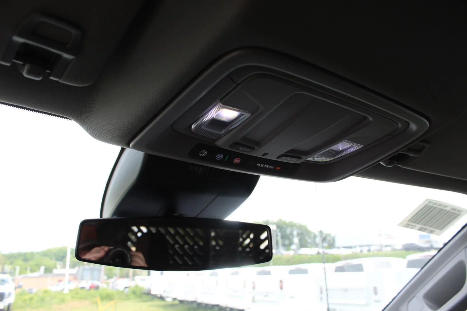 New 2026 Summit White GMC Pro image 26
