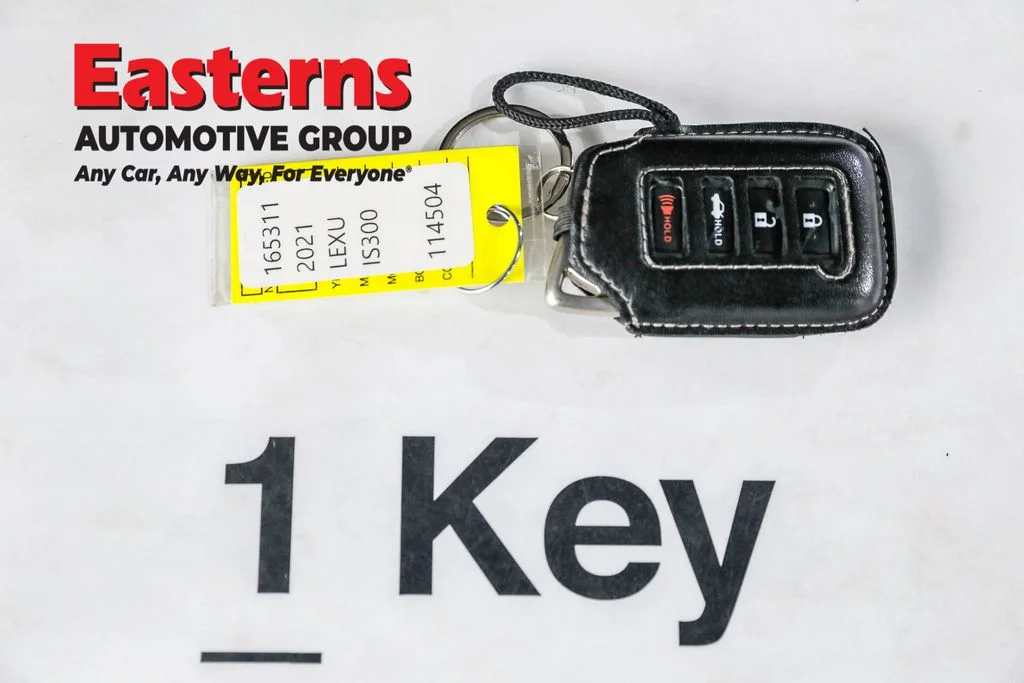 Used 2021  Lexus 300 image 24