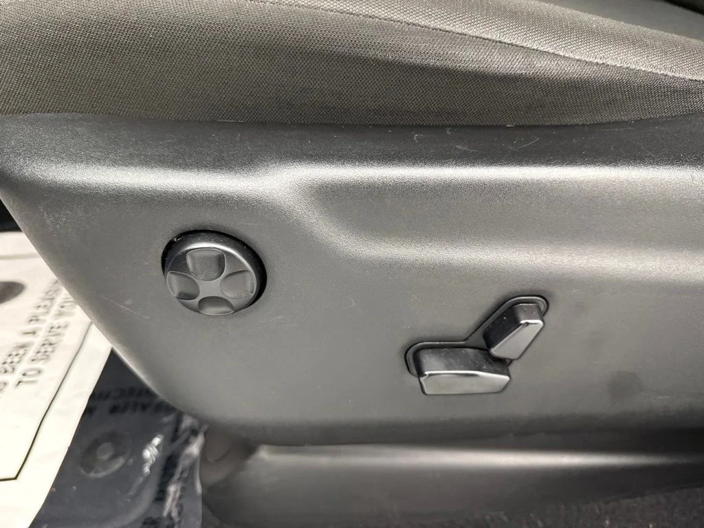 Used 2020 White Jeep Laredo E image 19