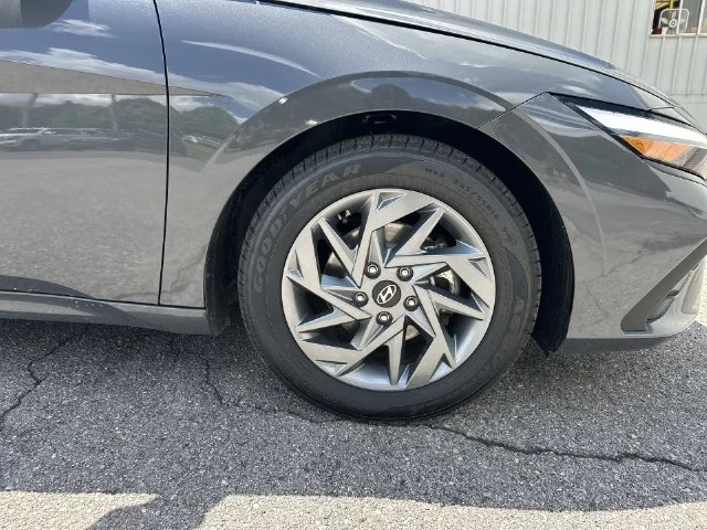 Used 2024 Gray Hyundai SEL image 20