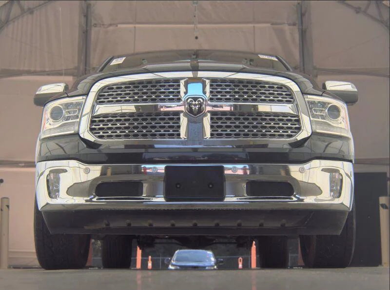 Used 2017 Brilliant Black Crystal Pearlcoat Ram Laramie image 13