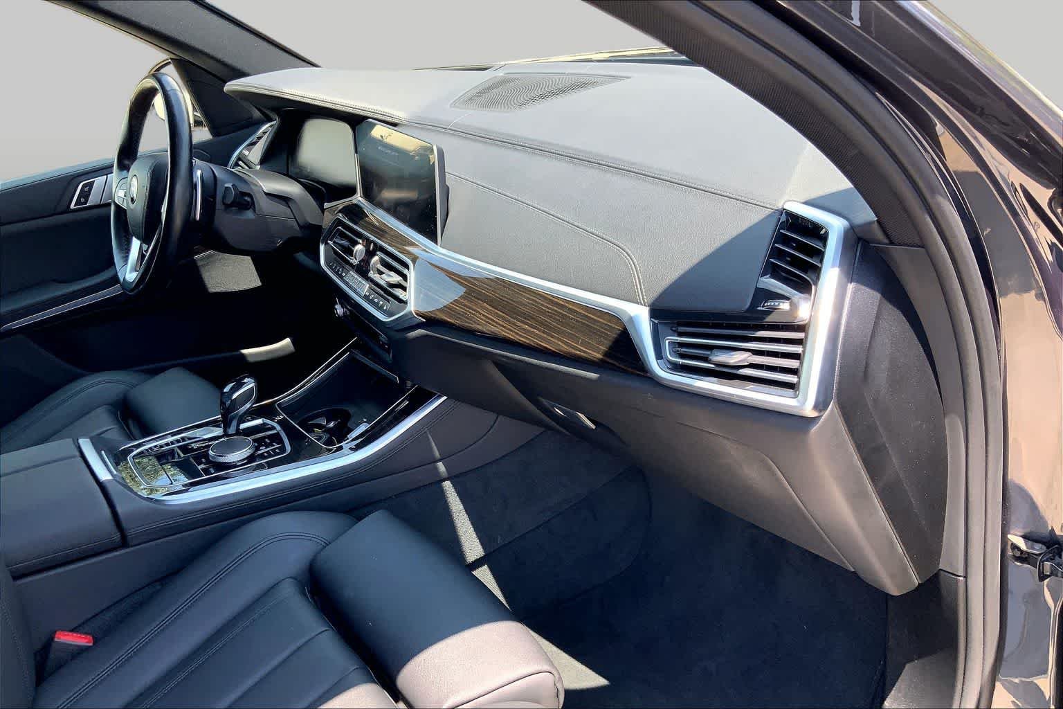 Used 2019 Arctic Grey Metallic BMW xDrive40i image 37