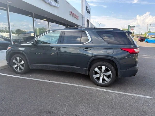 Used 2020 Gray Chevrolet 3LT image 2