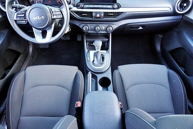 Used 2023 White Kia LX image 14