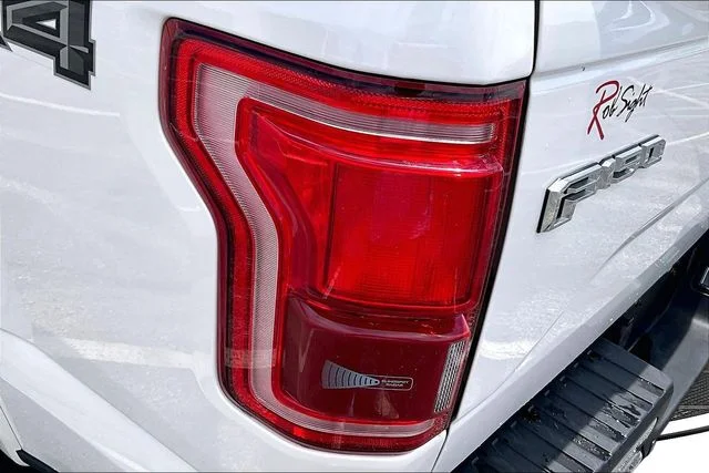 Used 2015 White Platinum Tri-Coat Metallic Ford Lariat image 24