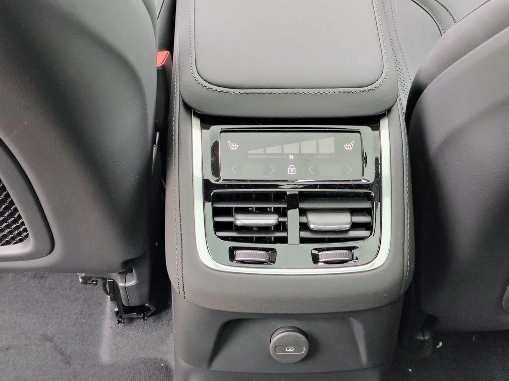 New 2026 Crystal White Volvo Plus image 24