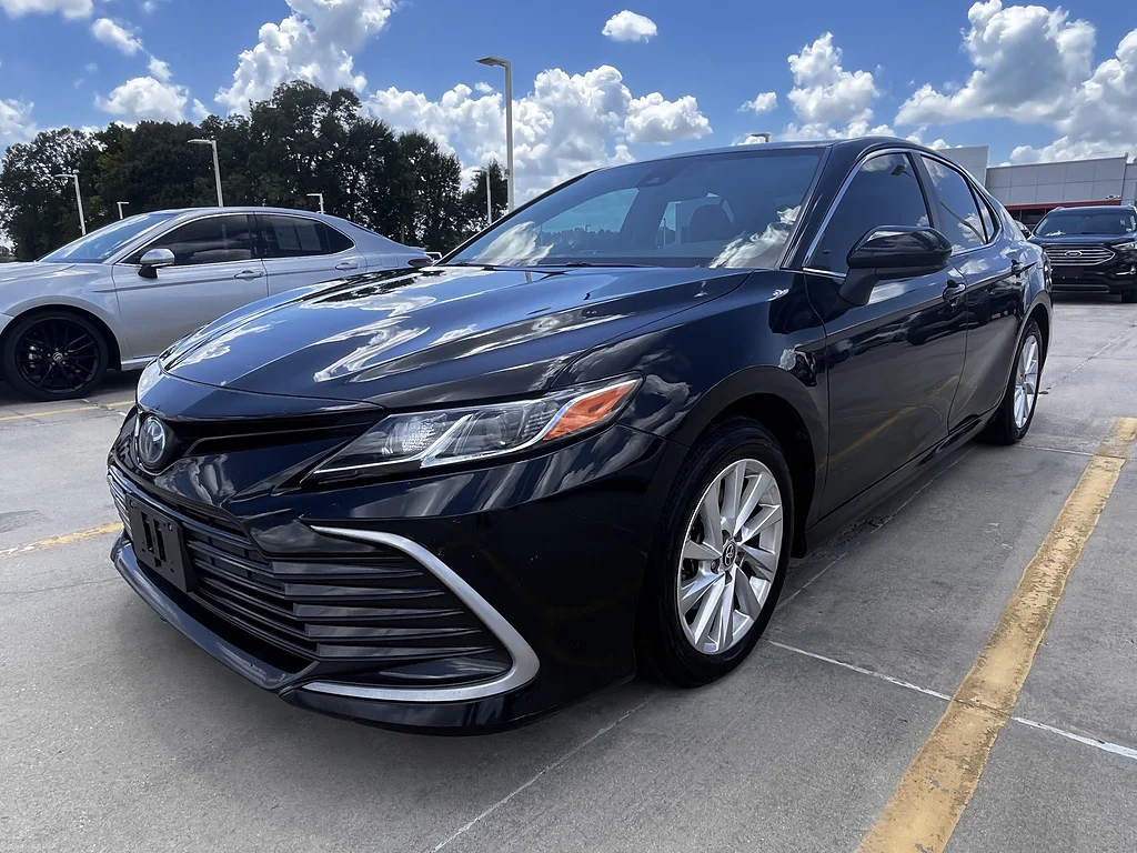 Used 2022 Midnight Black Metallic Toyota LE image 7