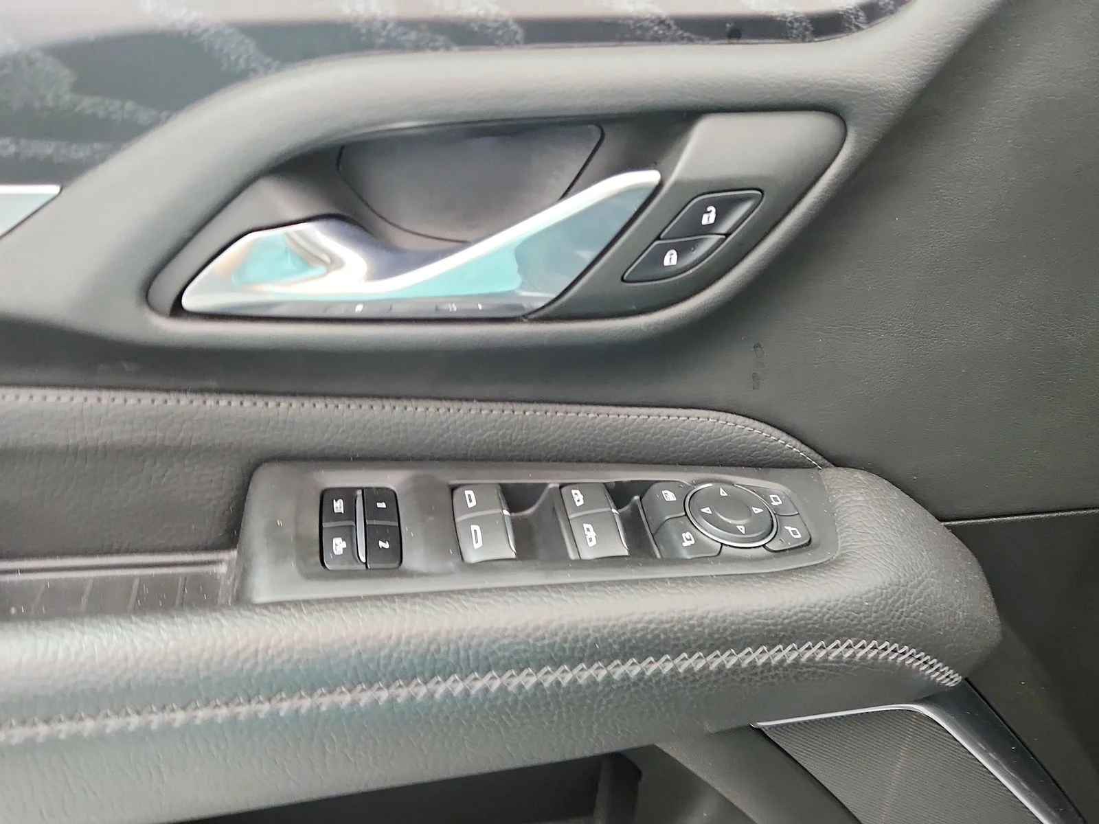 Used 2023 Sterling Metallic GMC Denali image 30