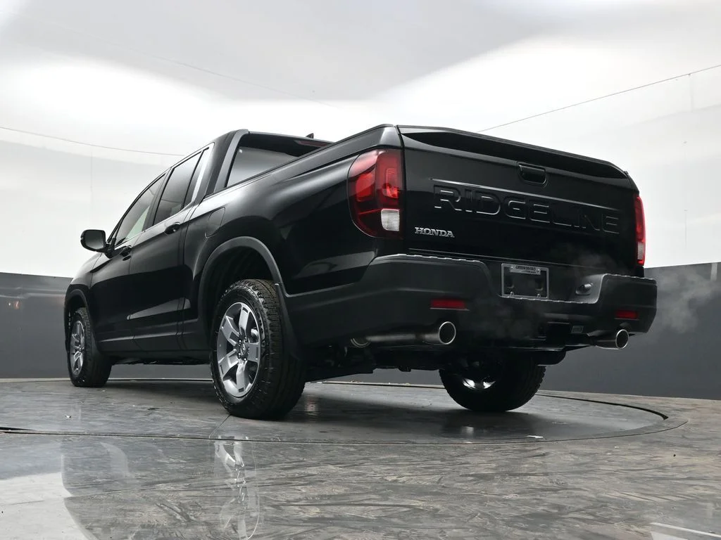 New 2026 Crystal Black Pearl Honda RTL image 32