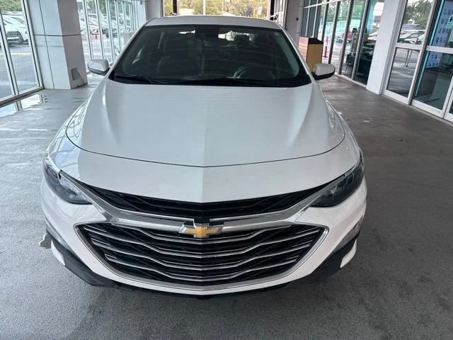 Used 2023 SUMMIT WHITE Chevrolet LT image 2