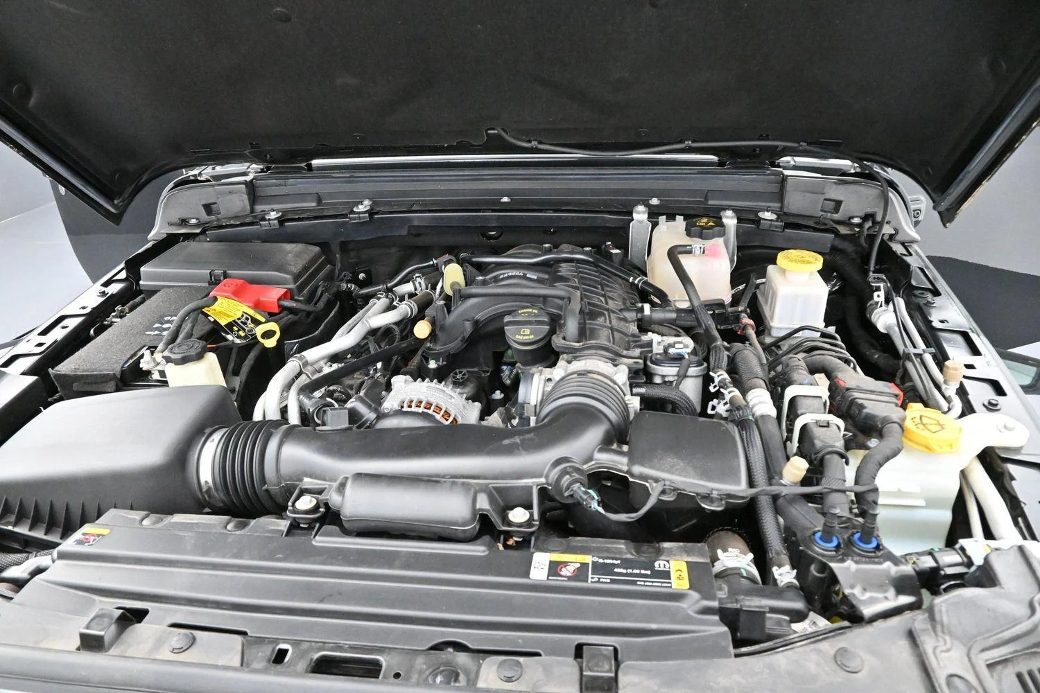 Used 2023 Black Clearcoat Jeep High Altitude image 31