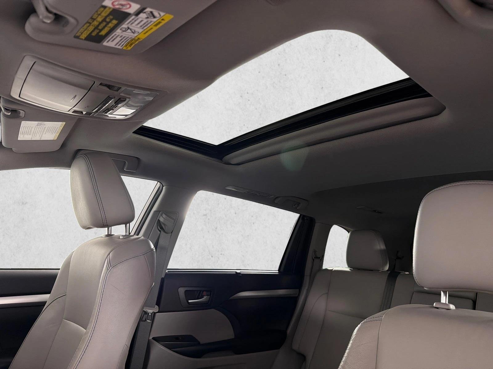 Used 2019 Predawn Gray Mica Toyota XLE image 2
