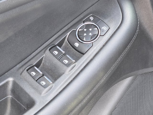 Used 2022 Gray Ford SE image 18
