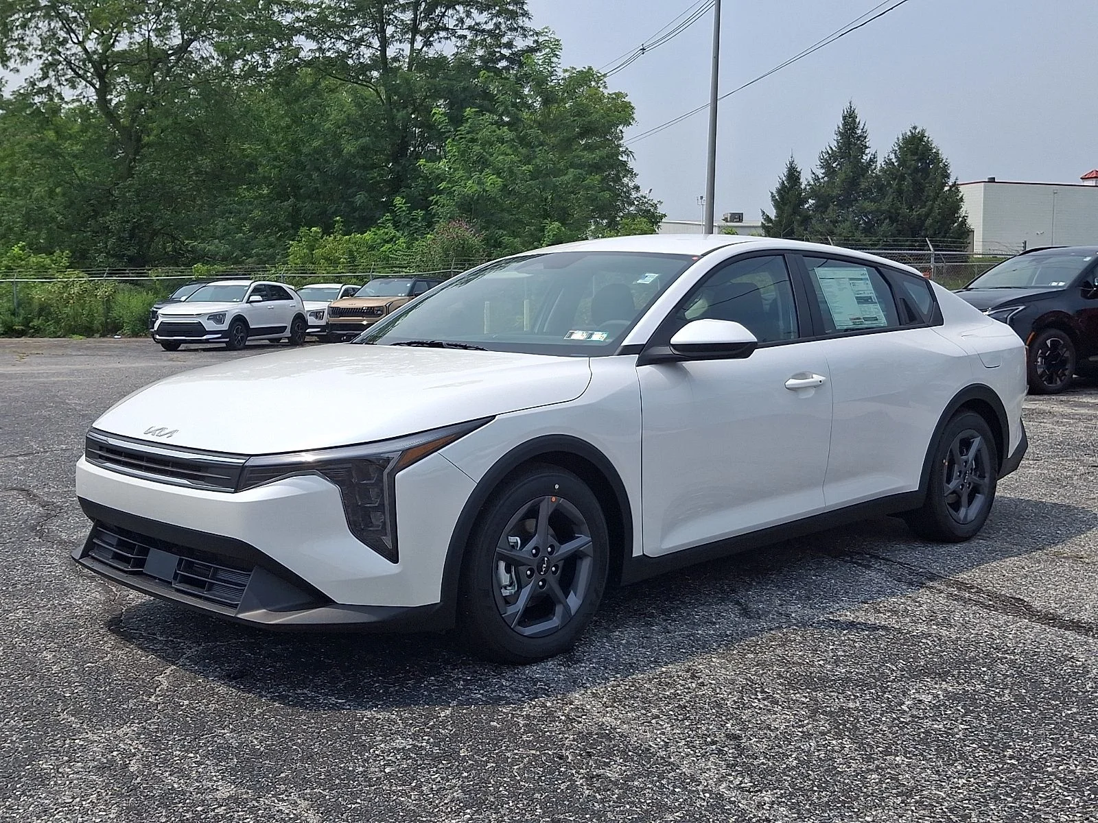 New 2026 White Kia LXS image 4