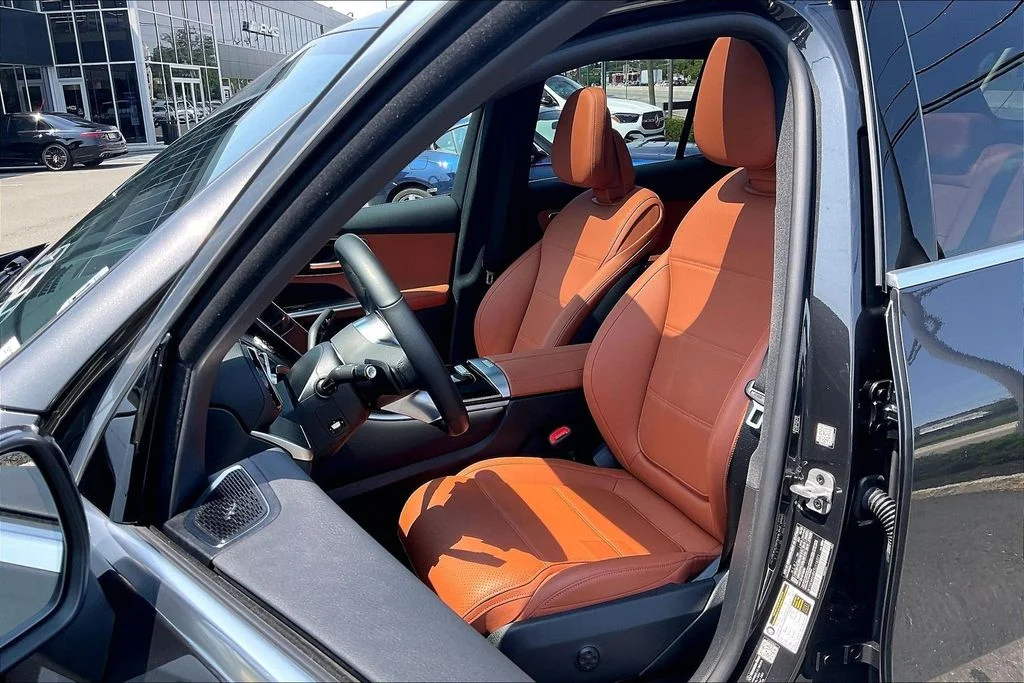 2026 Mercedes-Benz GLC Base - Photo 17