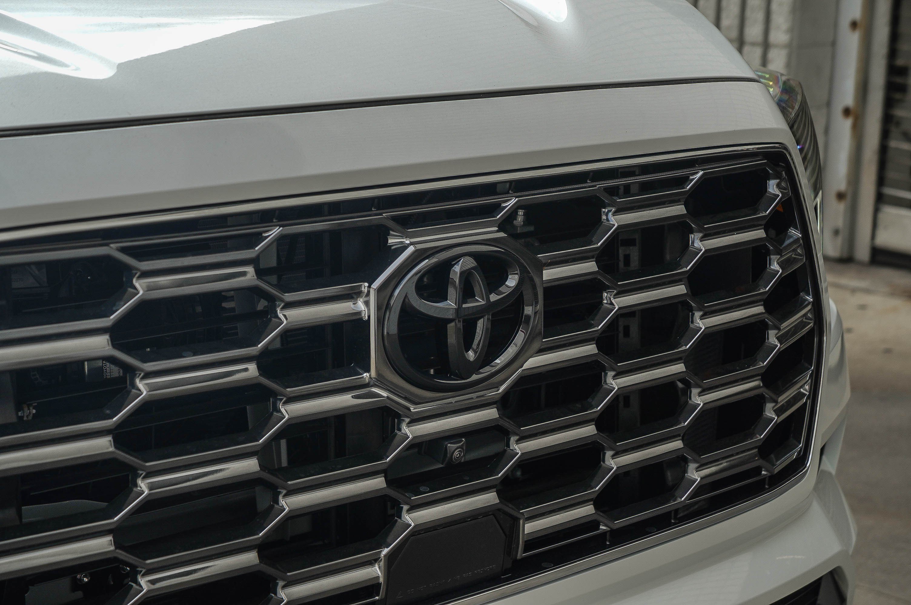 New 2026 Wind Chill Pearl <sup>1</sup> Toyota  Platinum image 9