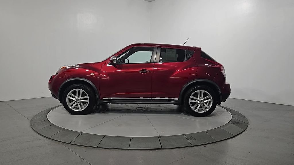 Used 2013 Red Nissan SL image 2
