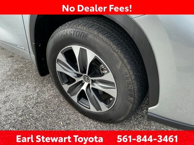 Certified Used 2025 Silver Toyota XLE image 68