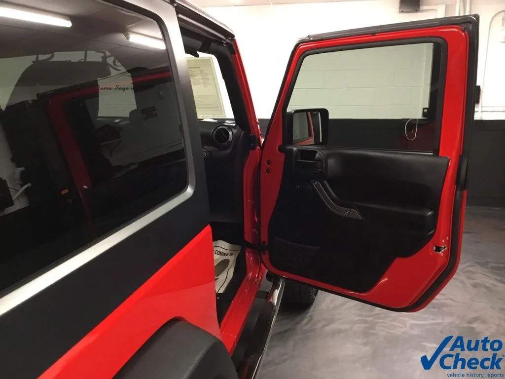 Used 2015 Red Jeep Sport image 31