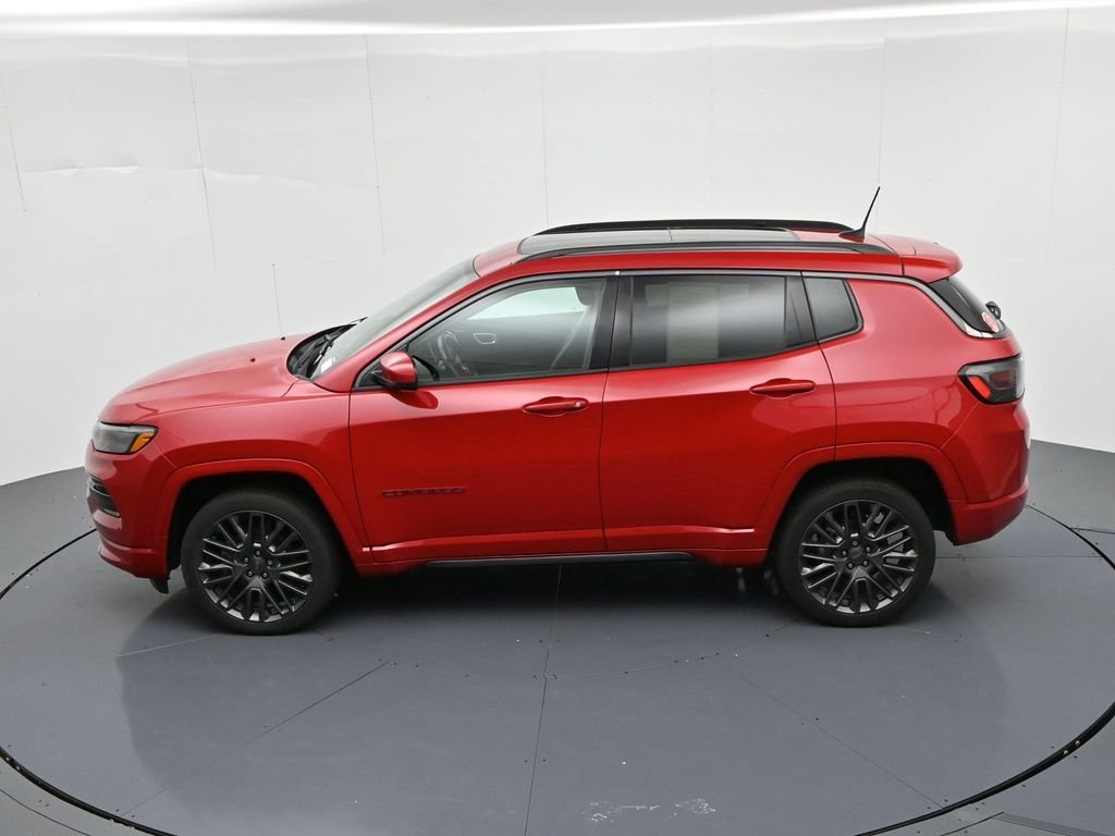 Used 2022 Red Jeep Limited image 17