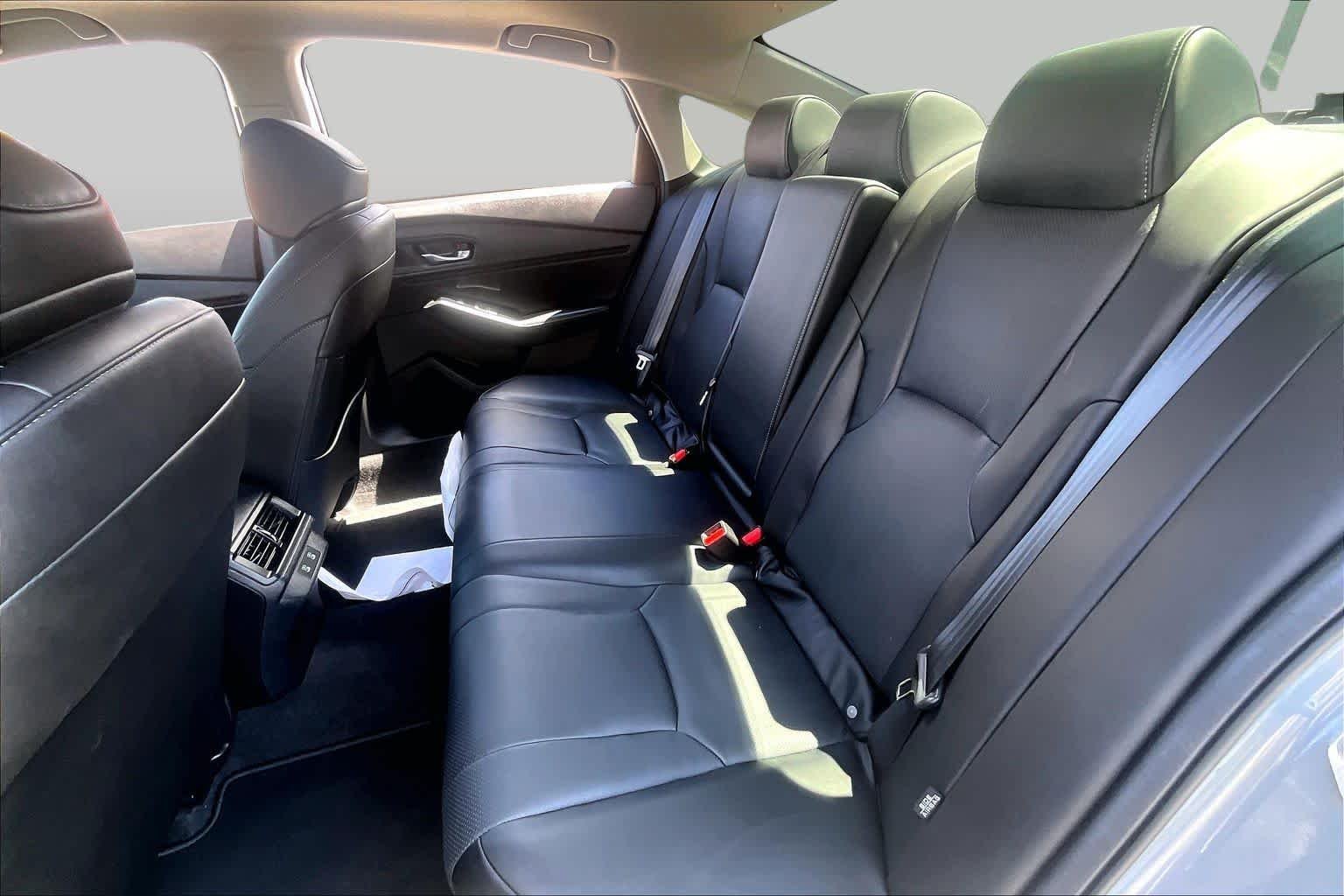 Used 2025 Urban Gray Pearl Honda Touring image 21