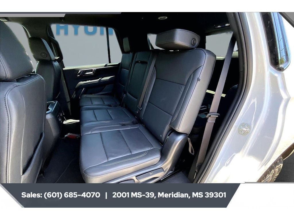 Used 2025 Iridescent Pearl Tricoat Chevrolet Z71 image 19