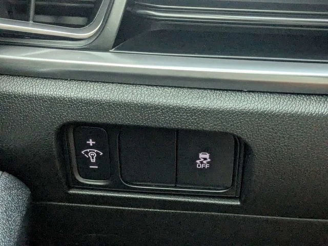 New 2026 Glacial White Pearl Kia LX image 26