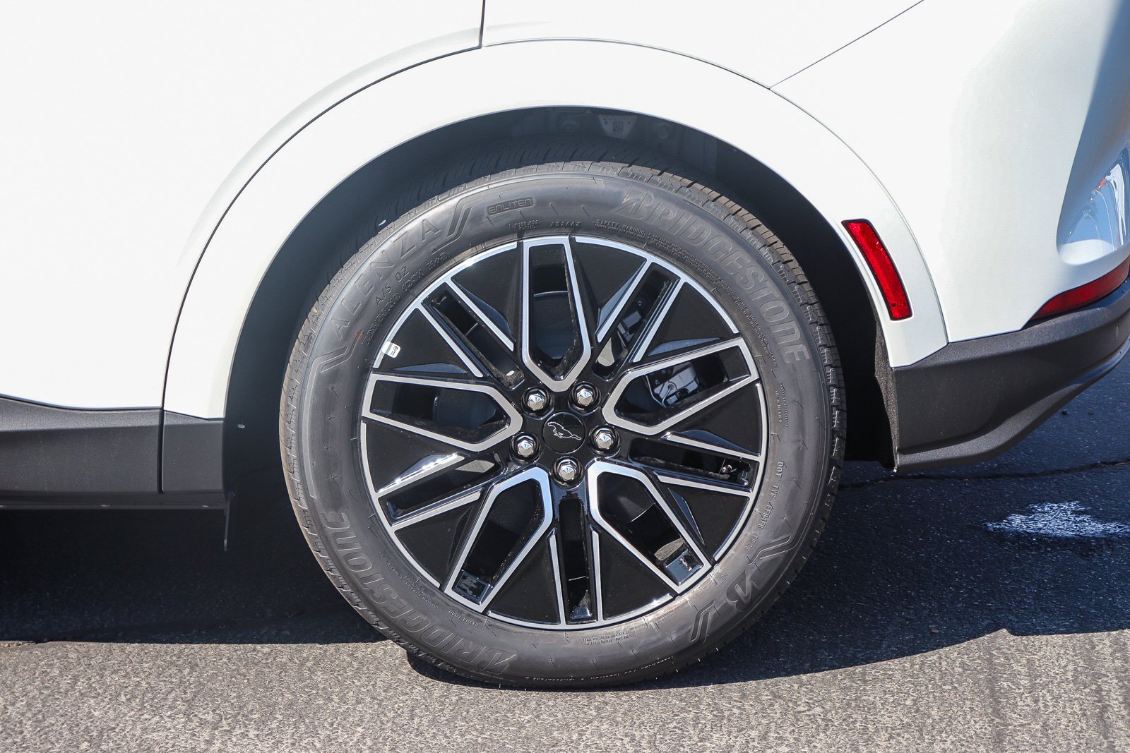 New 2026 Star White Metallic Tri-coat Ford Premium image 9