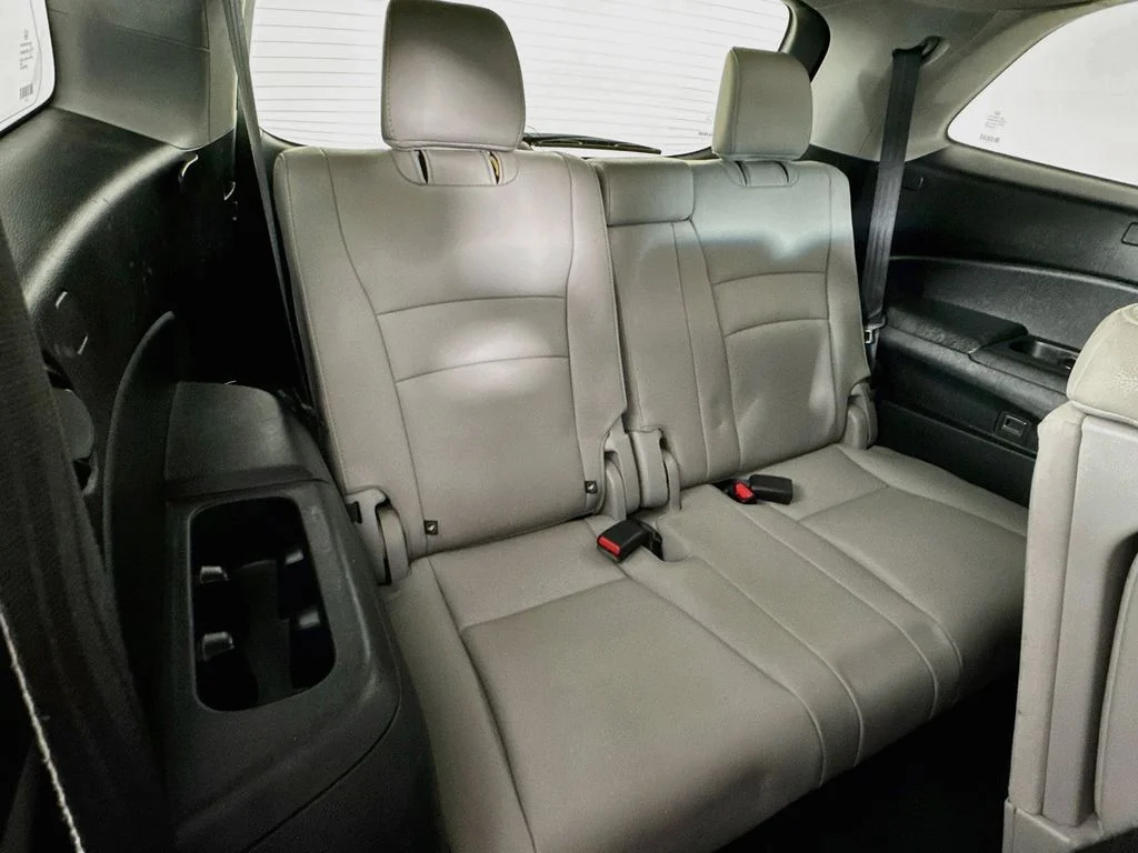 Used 2016 Silver Honda EX-L image 35