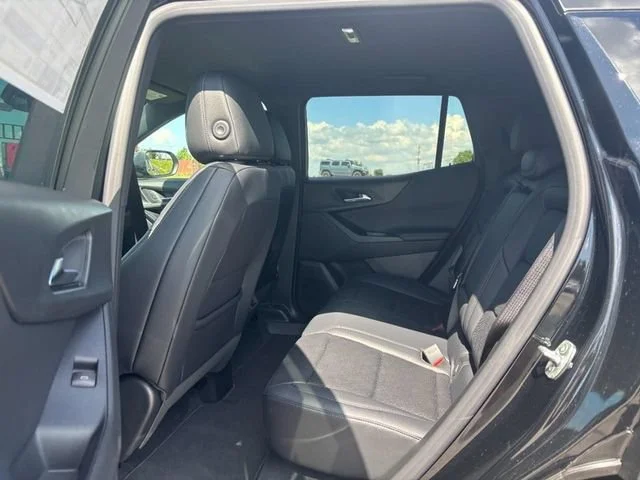 New 2026 Mosaic Black Metallic Chevrolet LT image 5