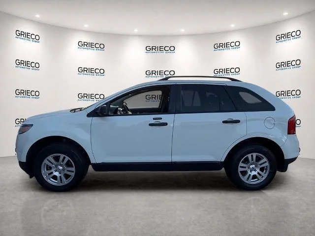 Used 2011 White Suede Ford SE image 29