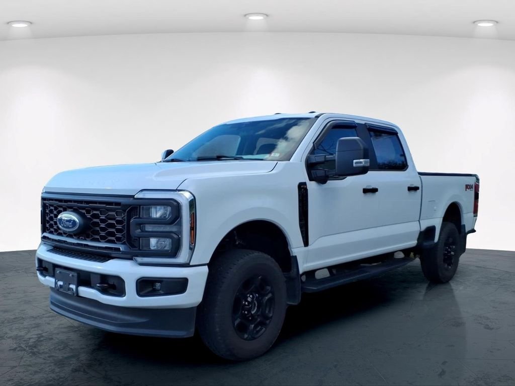 Used 2024 White Ford XL image 4