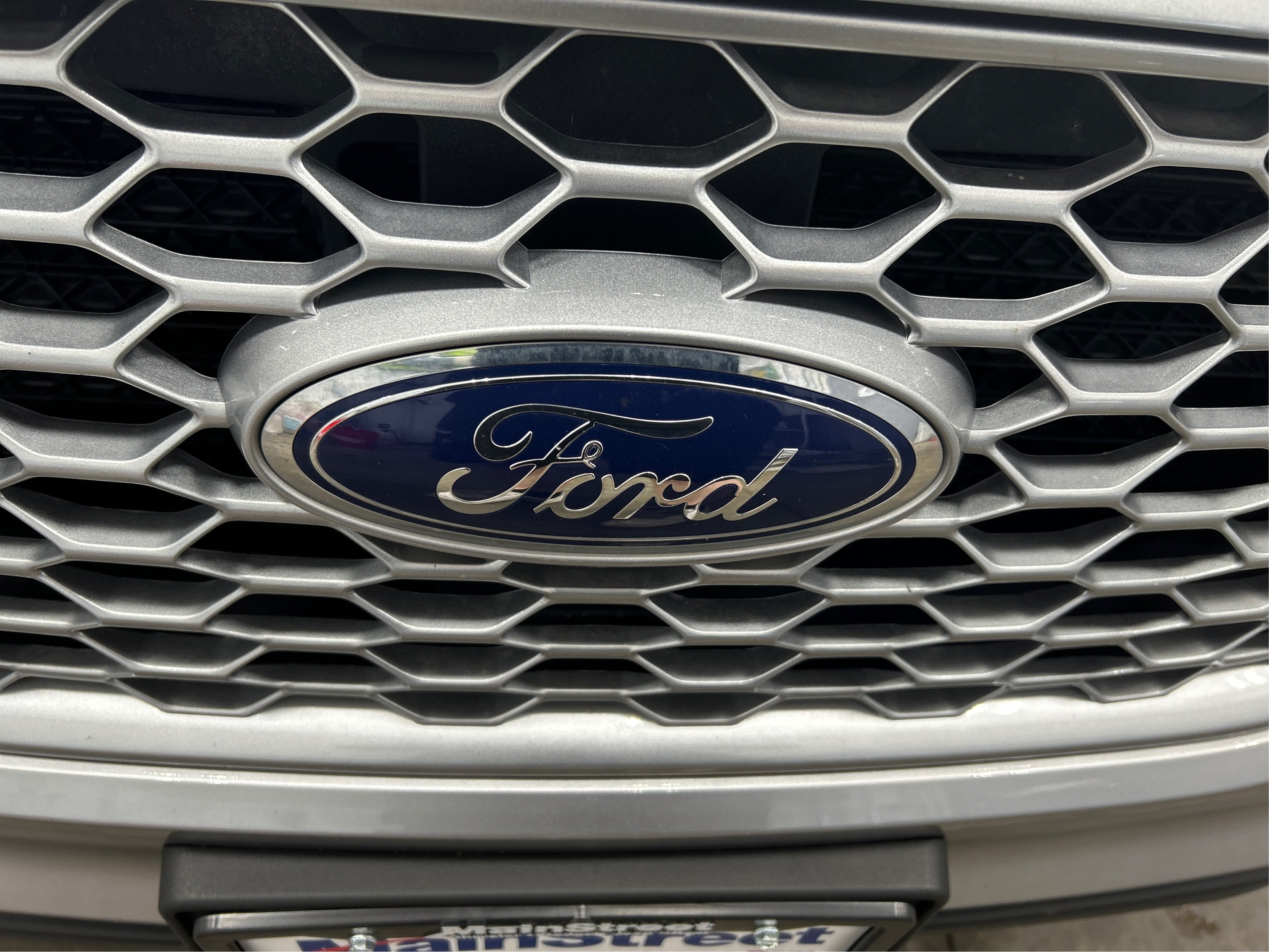 Used 2024 Silver Ford SEL image 23