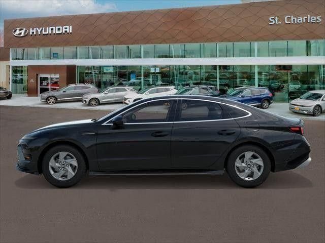 New 2026 Black Hyundai SE image 20
