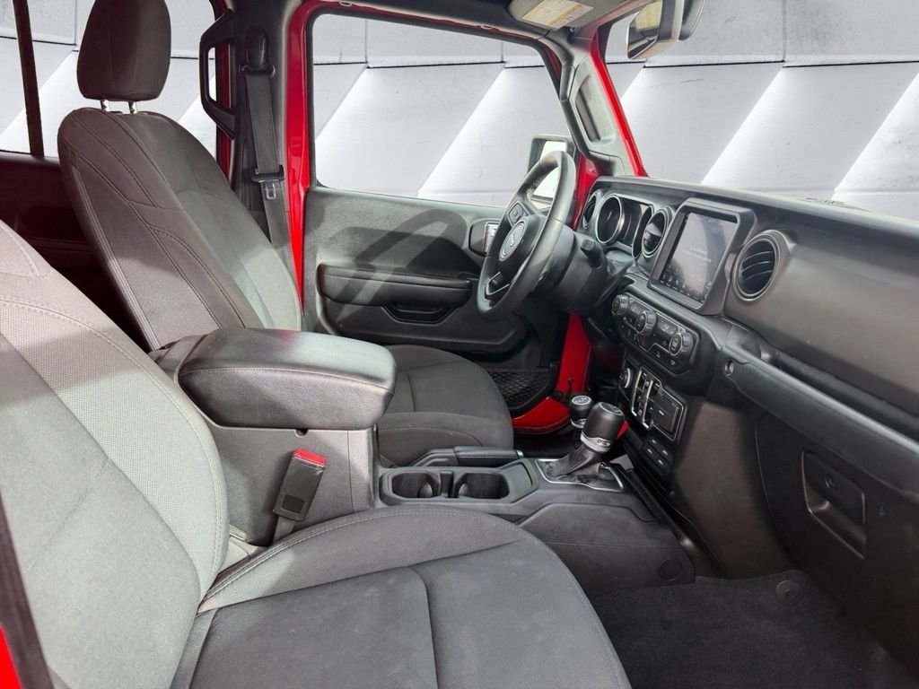 Used 2023 Red Jeep Sport S image 22