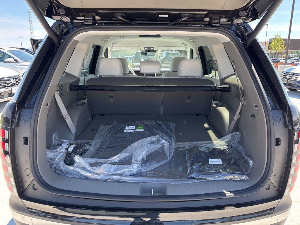 New 2026 Abyss Black Hyundai SEL 8P image 39