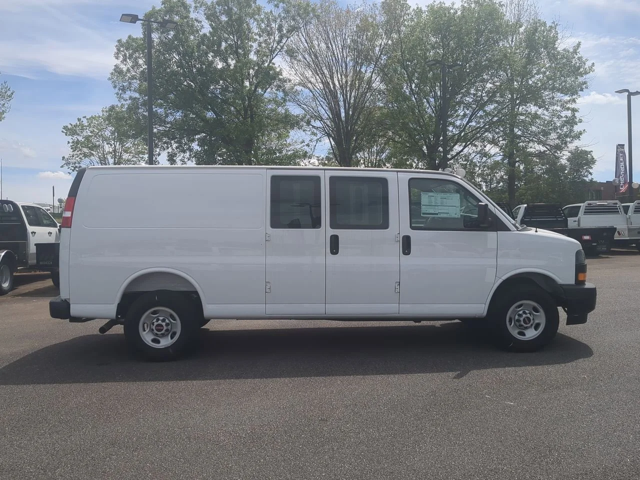 New 2025 Summit White GMC Work Van image 9