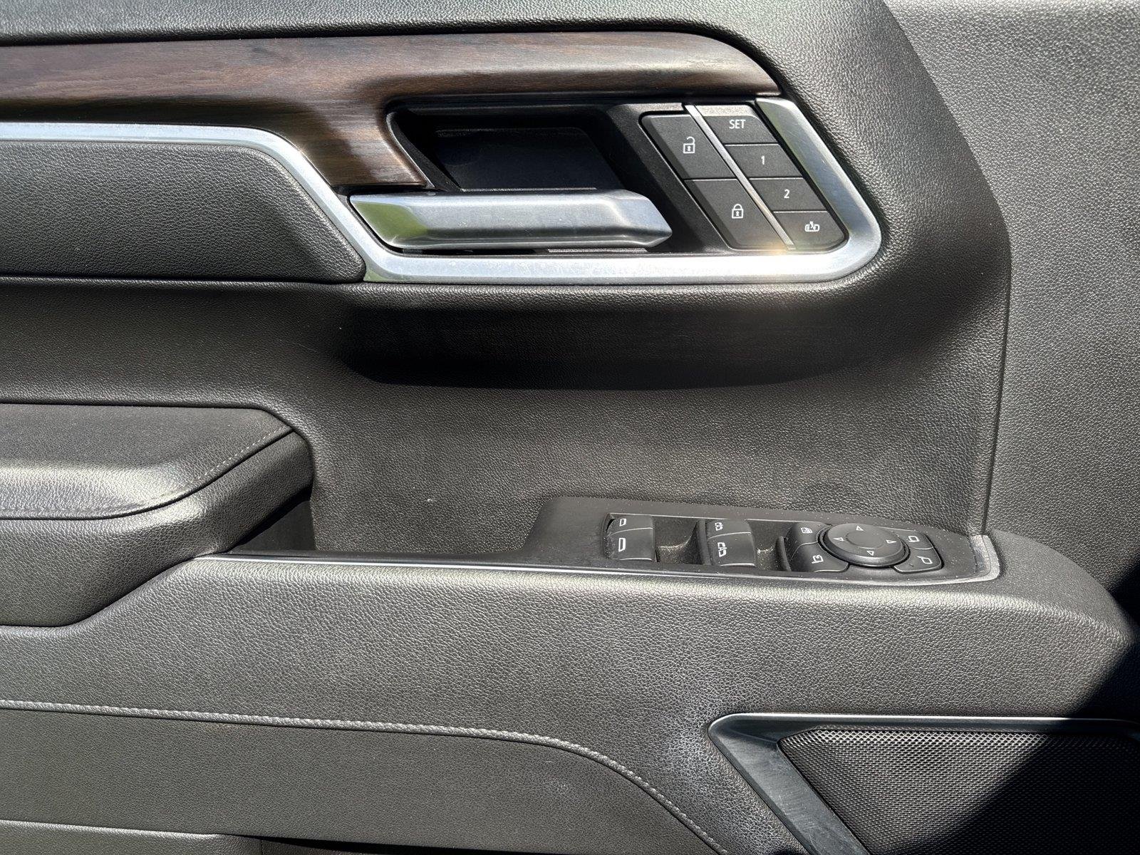 Used 2025 Sterling Metallic GMC SLT image 13