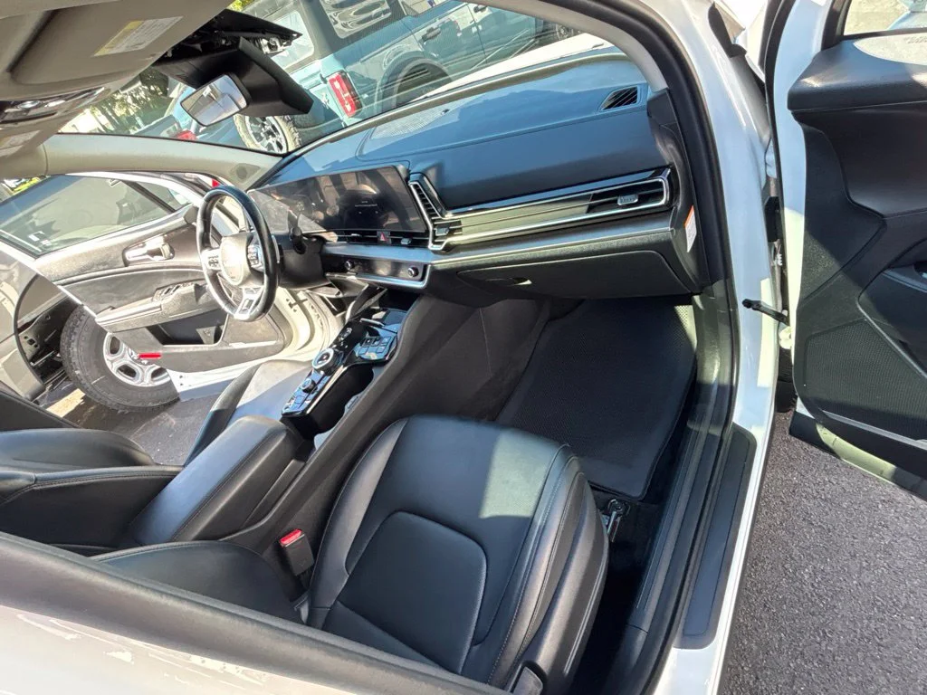 Used 2023 White Kia EX image 28