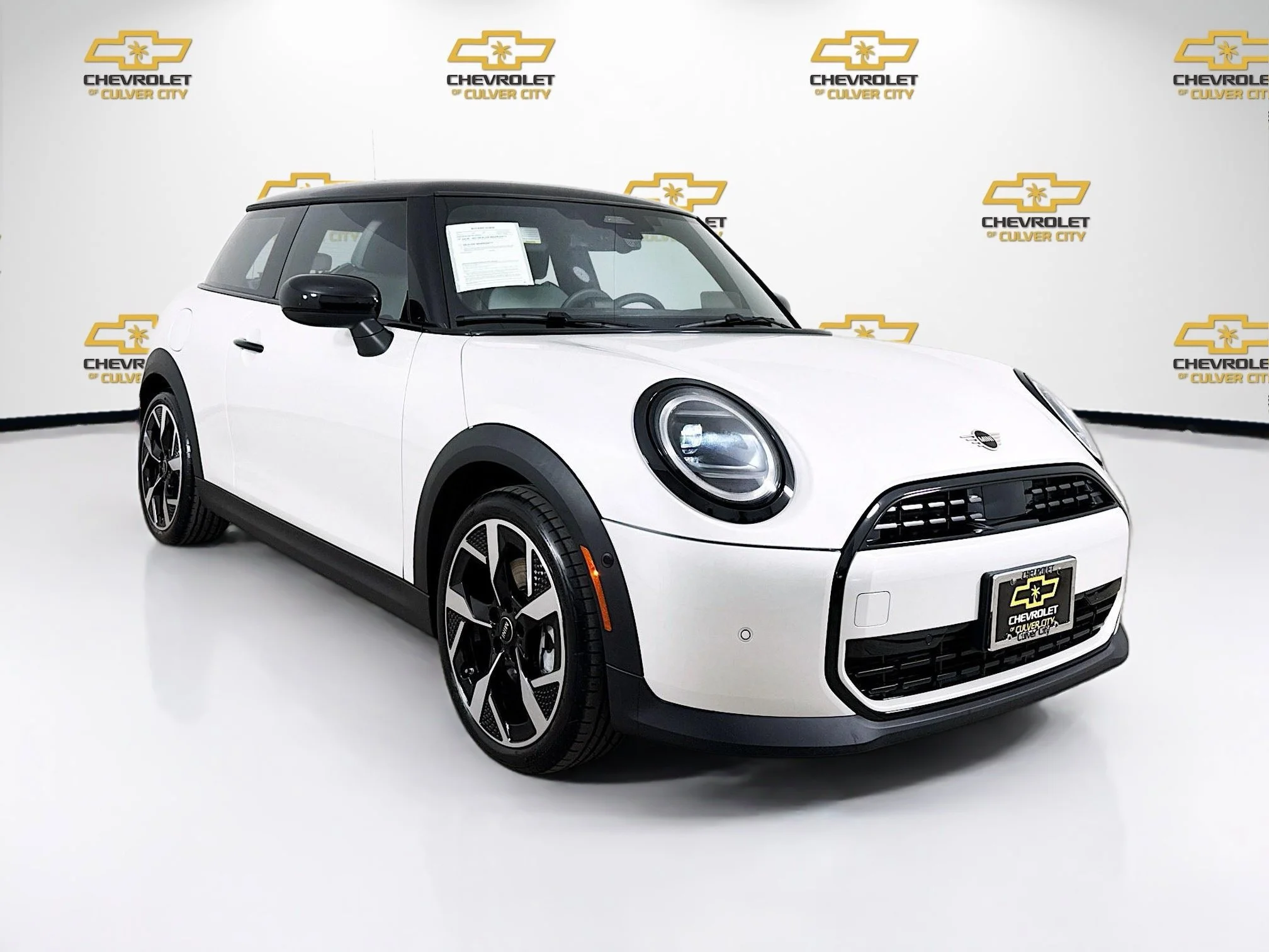 Used 2026  MINI Cooper Oxford Edition image 1