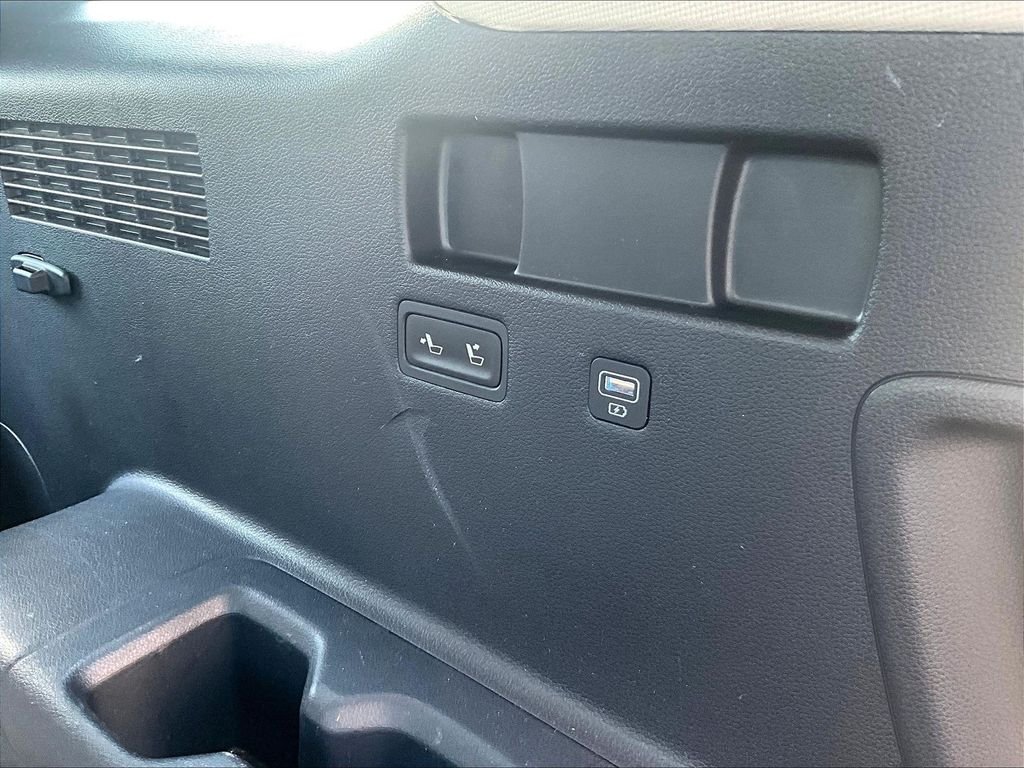 Certified Used 2022 White Hyundai SEL image 39