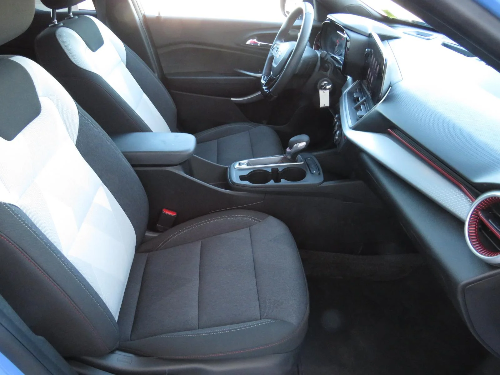 Used 2024 Fountain Blue Chevrolet 1RS image 27