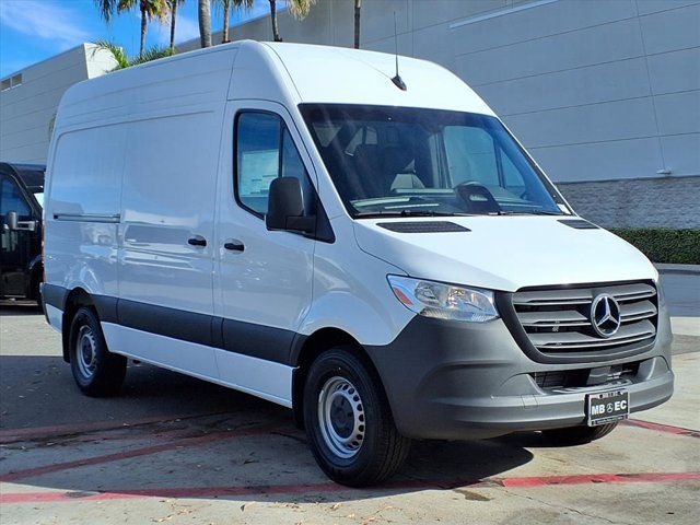 New 2026 Arctic White Mercedes-Benz Cargo 144 WB image 18