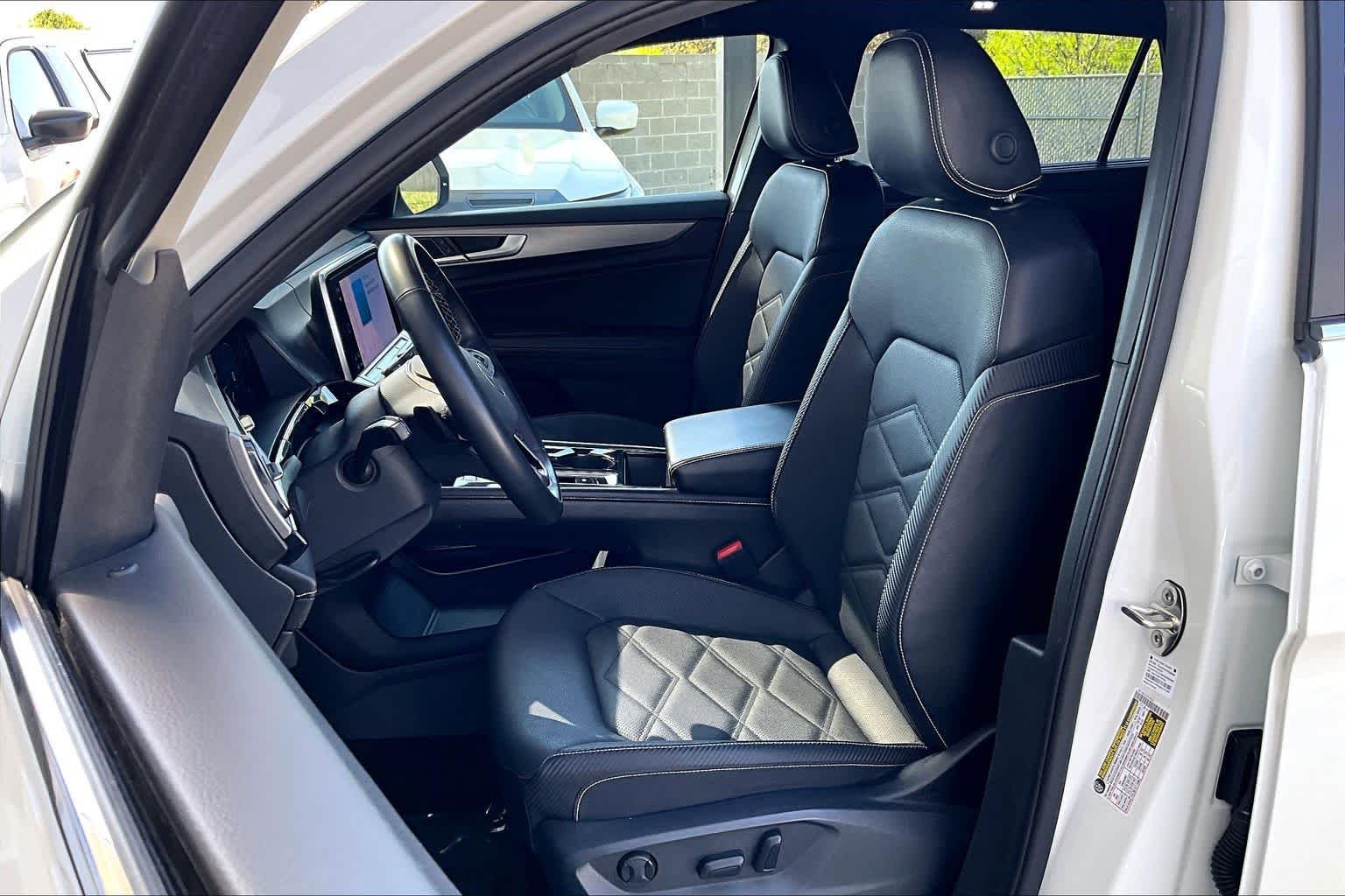 2024 Volkswagen Atlas Cross Sport SE w/Tech - Photo 8