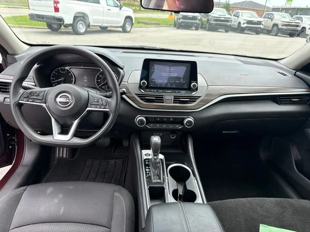Used 2023 Red Nissan 2.5 SV image 25