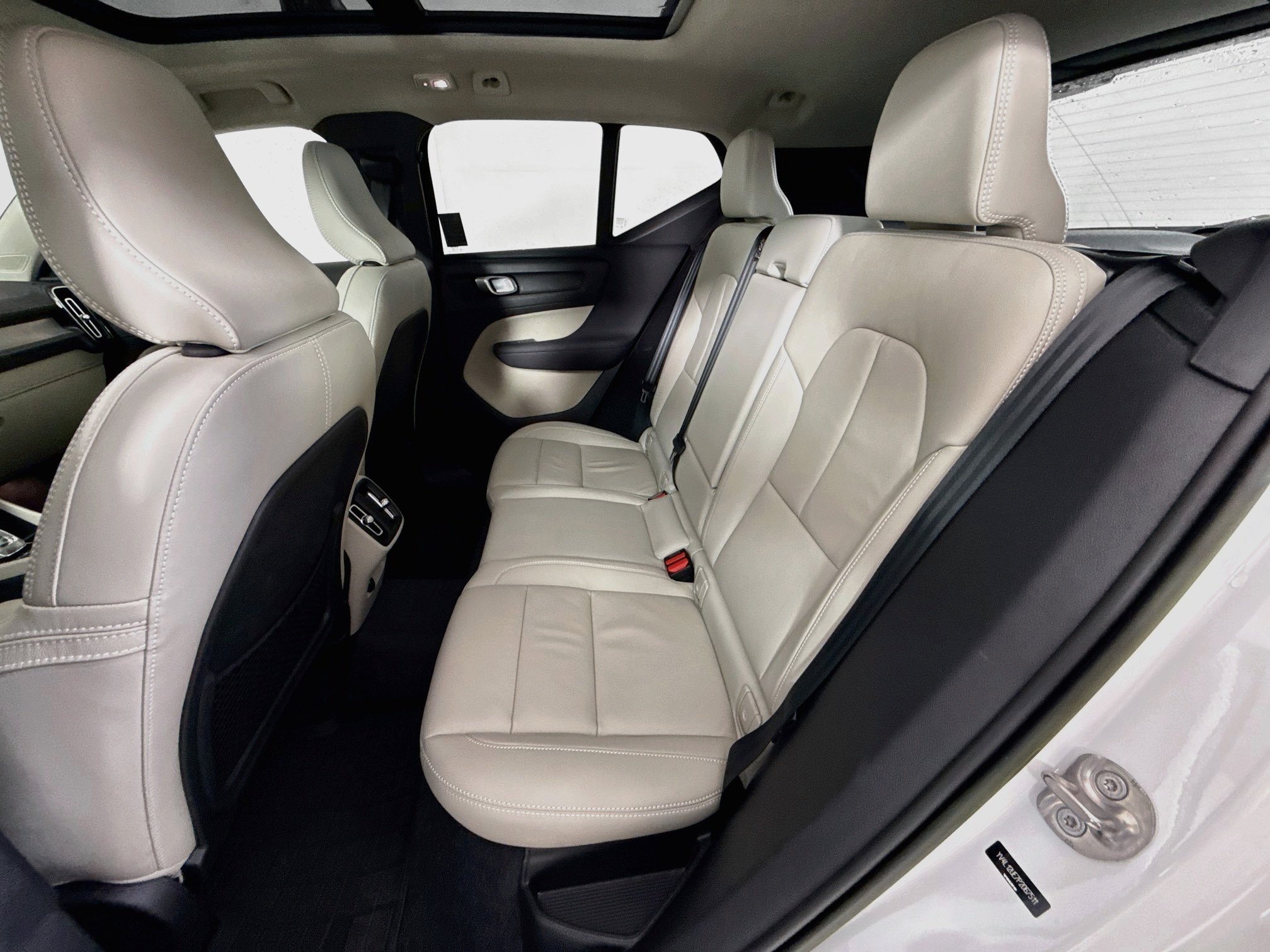 Used 2023 Crystal White Metallic Volvo Plus Bright Theme image 25