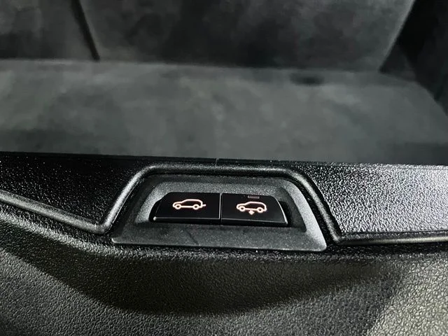 Used 2025 Black BMW xDrive40i image 8